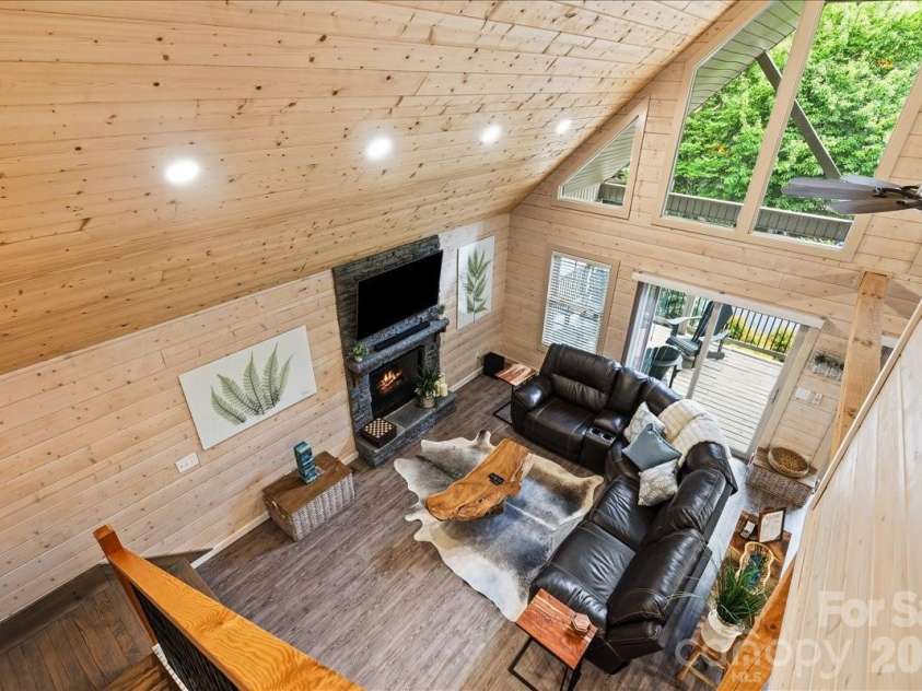 33 Indian Trace Road, Maggie Valley, NC 28751.  MLS# CAR4373505, YatesRealty ID 20789. 