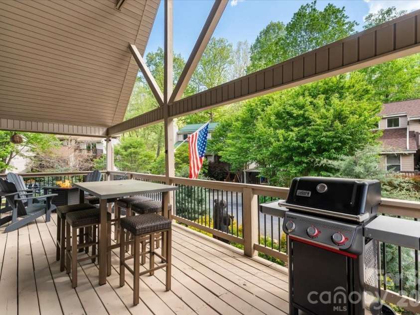33 Indian Trace Road, Maggie Valley, NC 28751.  MLS# CAR4373505, YatesRealty ID 20789. 