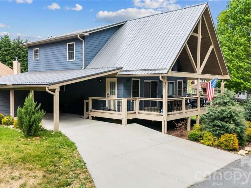 33 Indian Trace Road, Maggie Valley, NC 28751.  MLS# CAR4373505, YatesRealty ID 20789. 