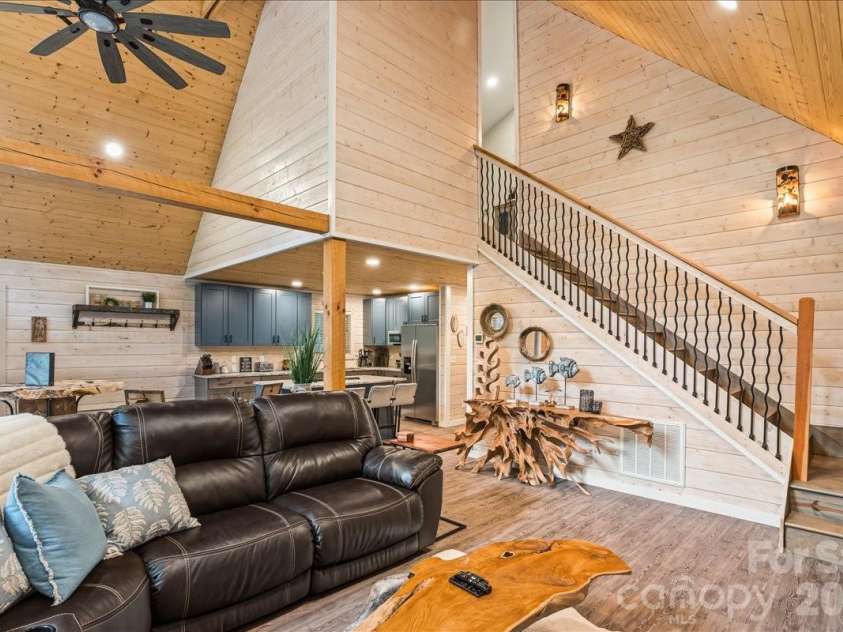 33 Indian Trace Road, Maggie Valley, NC 28751.  MLS# CAR4373505, YatesRealty ID 20789. 