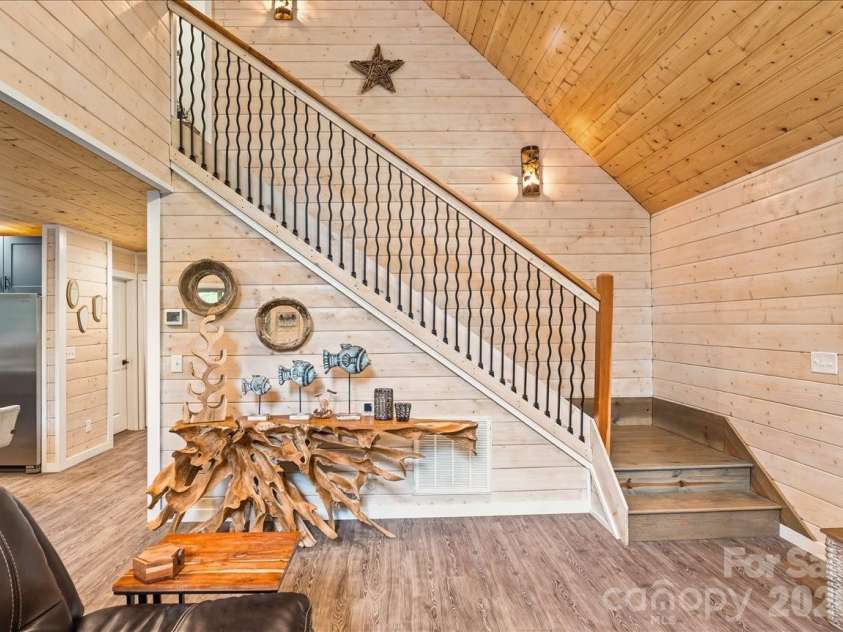 33 Indian Trace Road, Maggie Valley, NC 28751.  MLS# CAR4373505, YatesRealty ID 20789. 