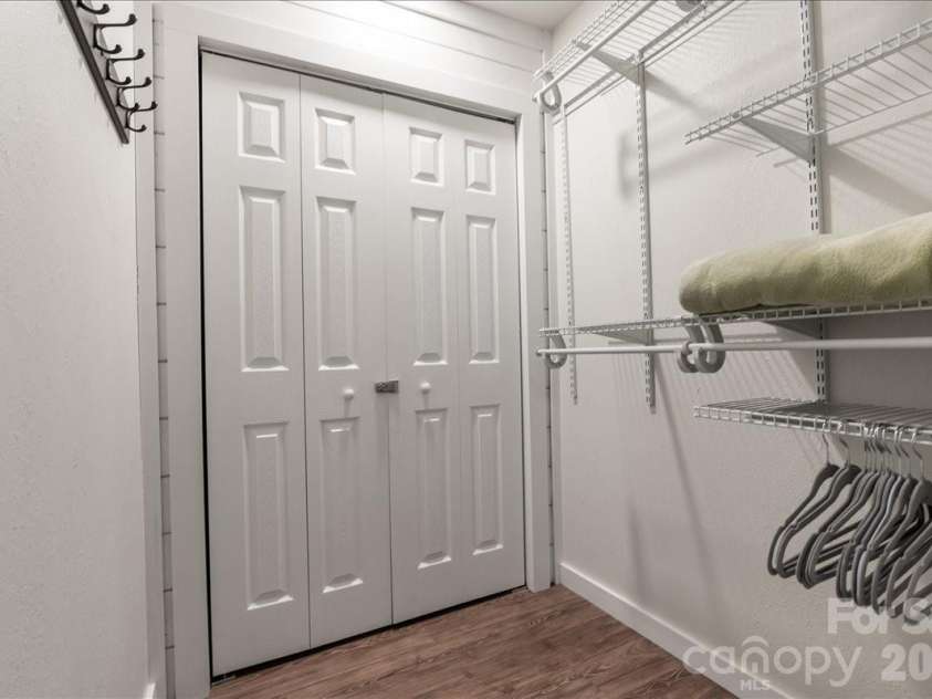 33 Indian Trace Road, Maggie Valley, NC 28751.  MLS# CAR4373505, YatesRealty ID 20789. 