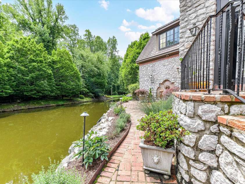 2240 La Maison Drive, Charlotte, NC 28226.  MLS# CAR4265534, YatesRealty ID 20790. 