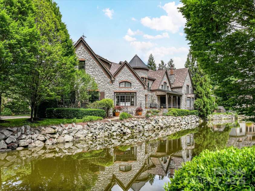 2240 La Maison Drive, Charlotte, NC 28226.  MLS# CAR4265534, YatesRealty ID 20790. 