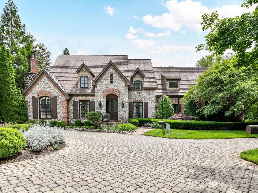 2240 La Maison Drive, Charlotte, NC 28226.  MLS# CAR4265534, YatesRealty ID 20790. 
