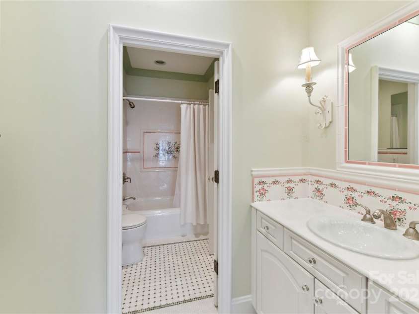 2240 La Maison Drive, Charlotte, NC 28226.  MLS# CAR4265534, YatesRealty ID 20790. 