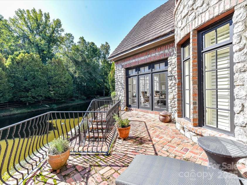 2240 La Maison Drive, Charlotte, NC 28226.  MLS# CAR4265534, YatesRealty ID 20790. 