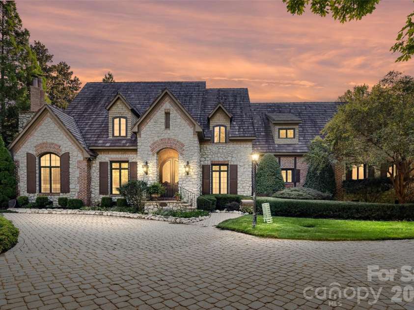 2240 La Maison Drive, Charlotte, NC 28226.  MLS# CAR4265534, YatesRealty ID 20790. 