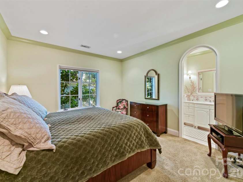 2240 La Maison Drive, Charlotte, NC 28226.  MLS# CAR4265534, YatesRealty ID 20790. 