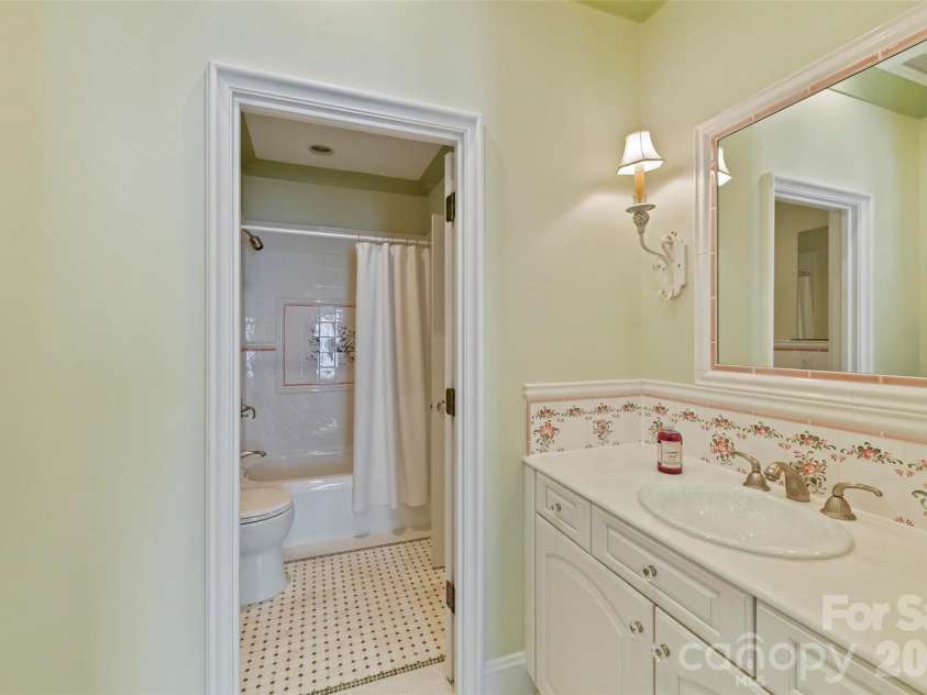 2240 La Maison Drive, Charlotte, NC 28226.  MLS# CAR4265534, YatesRealty ID 20790. 