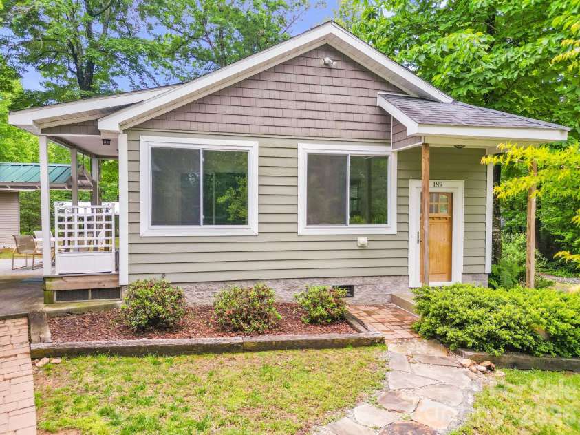 189 Friendly Circle, Saluda, NC 28773.  MLS# CAR4378687, YatesRealty ID 20791. 