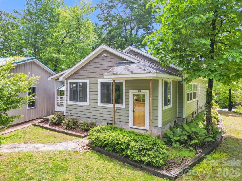 189 Friendly Circle, Saluda, NC 28773.  MLS# CAR4378687, YatesRealty ID 20791. 