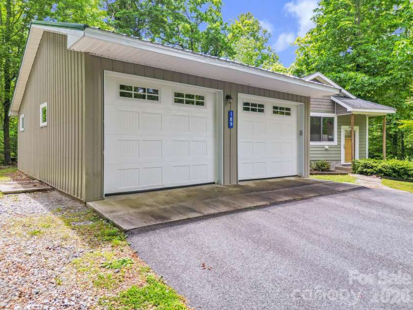 189 Friendly Circle, Saluda, NC 28773.  MLS# CAR4378687, YatesRealty ID 20791. 