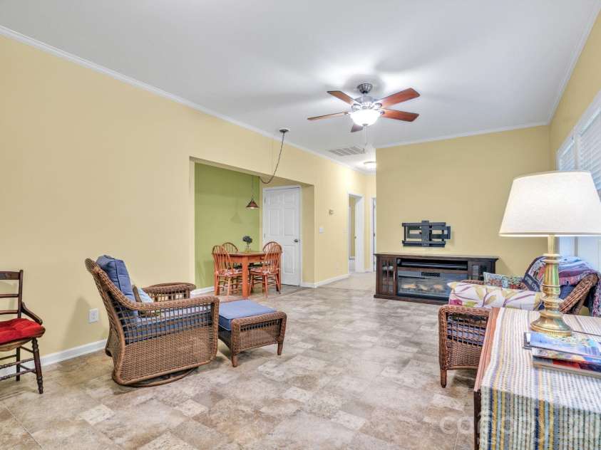 189 Friendly Circle, Saluda, NC 28773.  MLS# CAR4378687, YatesRealty ID 20791. 
