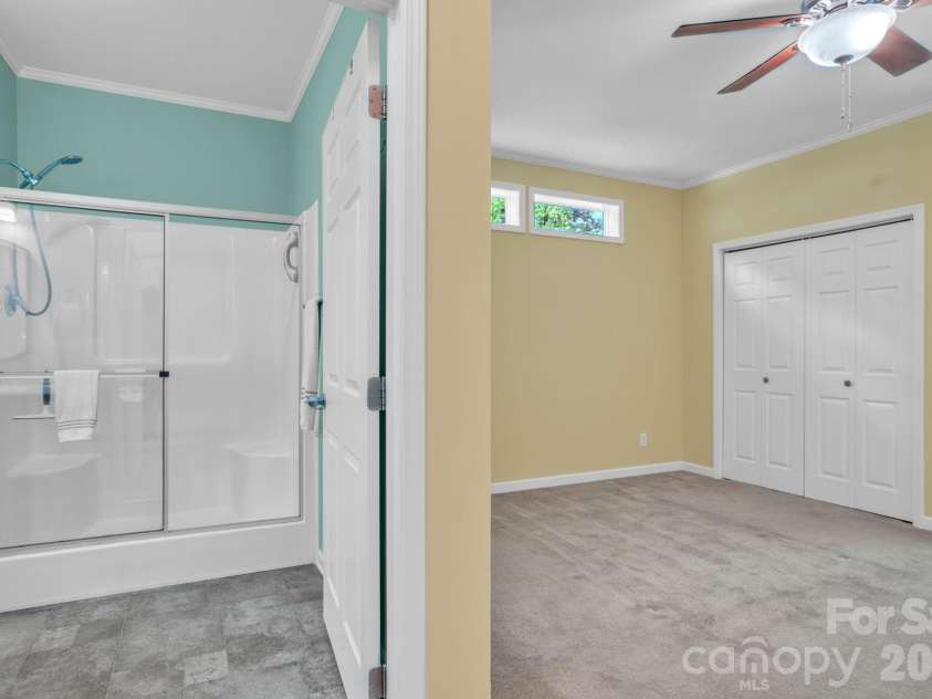 189 Friendly Circle, Saluda, NC 28773.  MLS# CAR4378687, YatesRealty ID 20791. 
