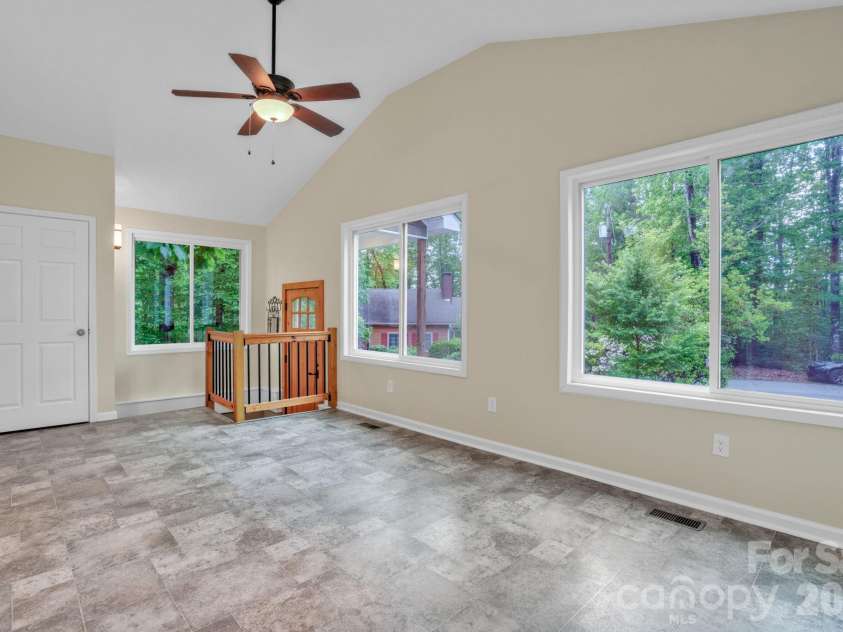 189 Friendly Circle, Saluda, NC 28773.  MLS# CAR4378687, YatesRealty ID 20791. 