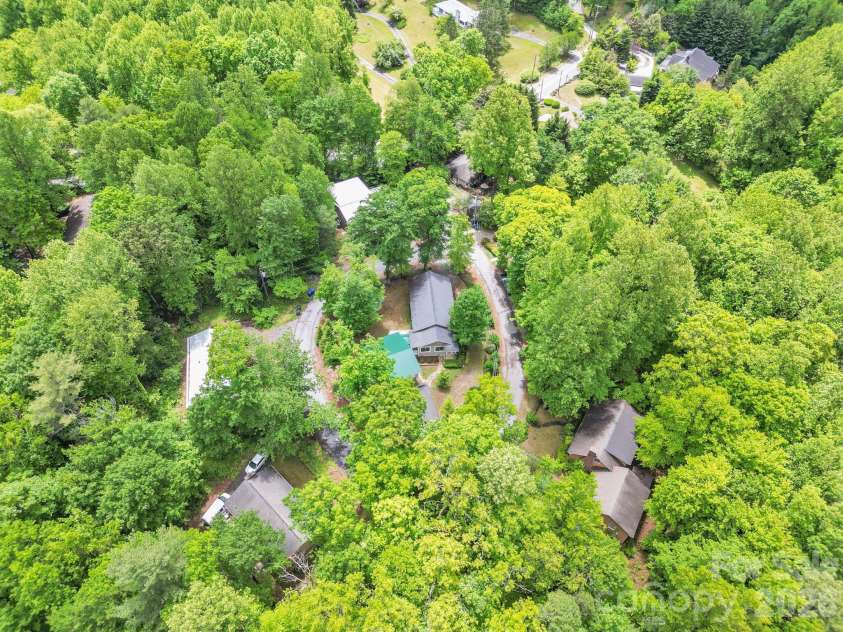 189 Friendly Circle, Saluda, NC 28773.  MLS# CAR4378687, YatesRealty ID 20791. 