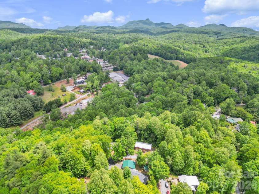 189 Friendly Circle, Saluda, NC 28773.  MLS# CAR4378687, YatesRealty ID 20791. 