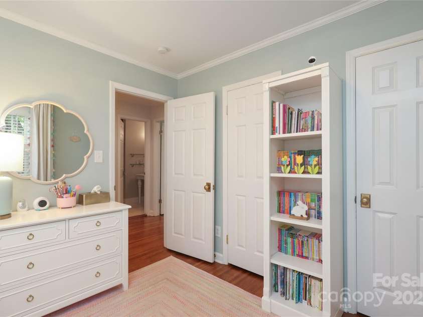 4126 Tyndale Avenue, Charlotte, NC 28210.  MLS# CAR4268563, YatesRealty ID 20792. 