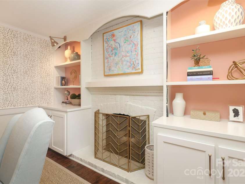 4126 Tyndale Avenue, Charlotte, NC 28210.  MLS# CAR4268563, YatesRealty ID 20792. 