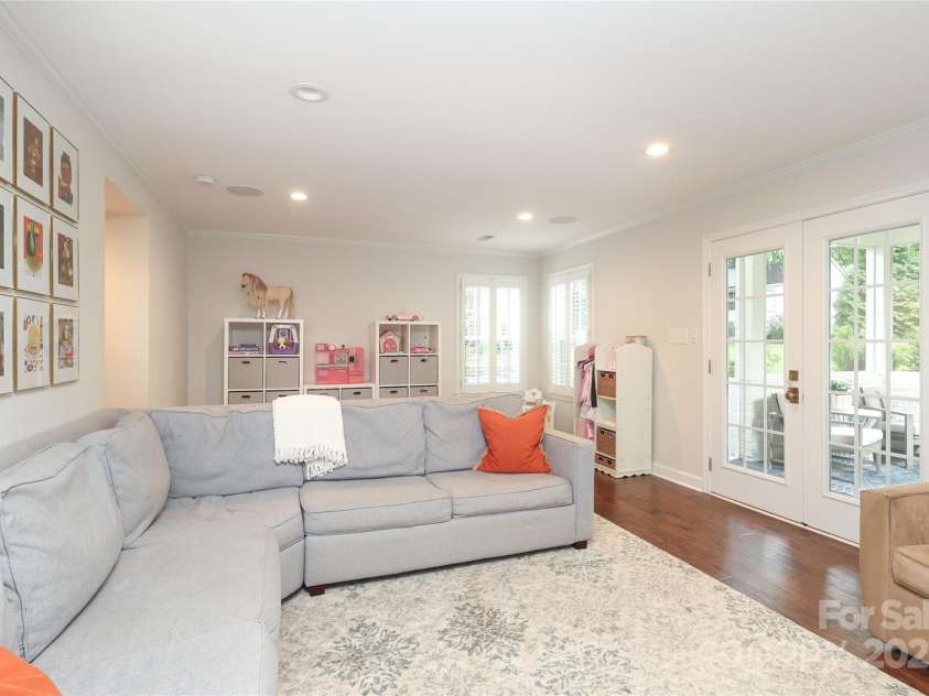 4126 Tyndale Avenue, Charlotte, NC 28210.  MLS# CAR4268563, YatesRealty ID 20792. 