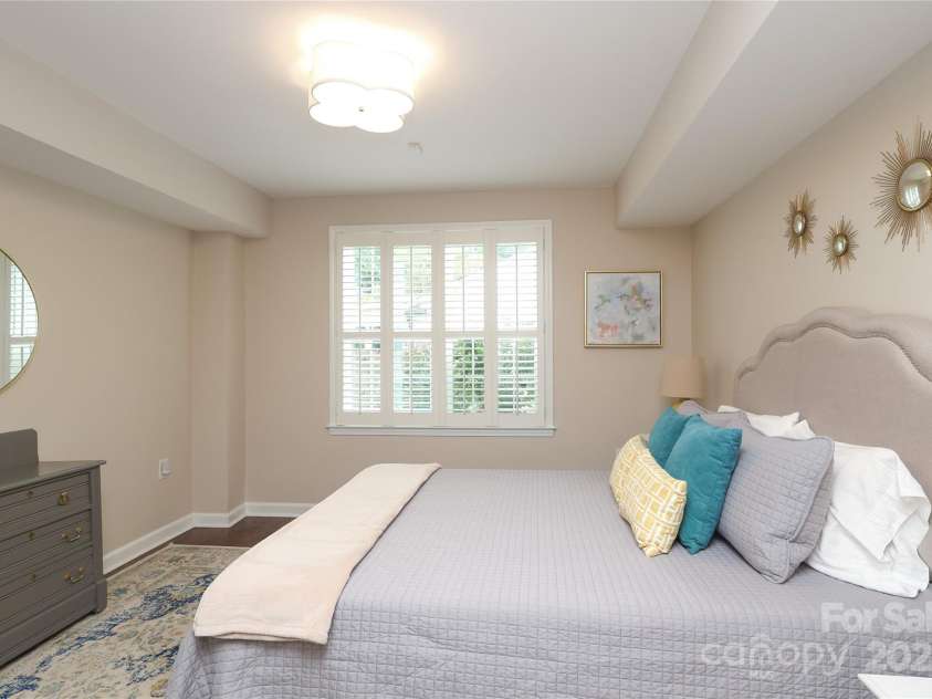 4126 Tyndale Avenue, Charlotte, NC 28210.  MLS# CAR4268563, YatesRealty ID 20792. 