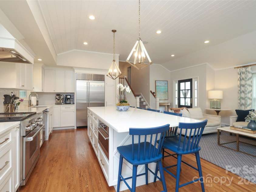 4126 Tyndale Avenue, Charlotte, NC 28210.  MLS# CAR4268563, YatesRealty ID 20792. Custom cabinetry and lighting