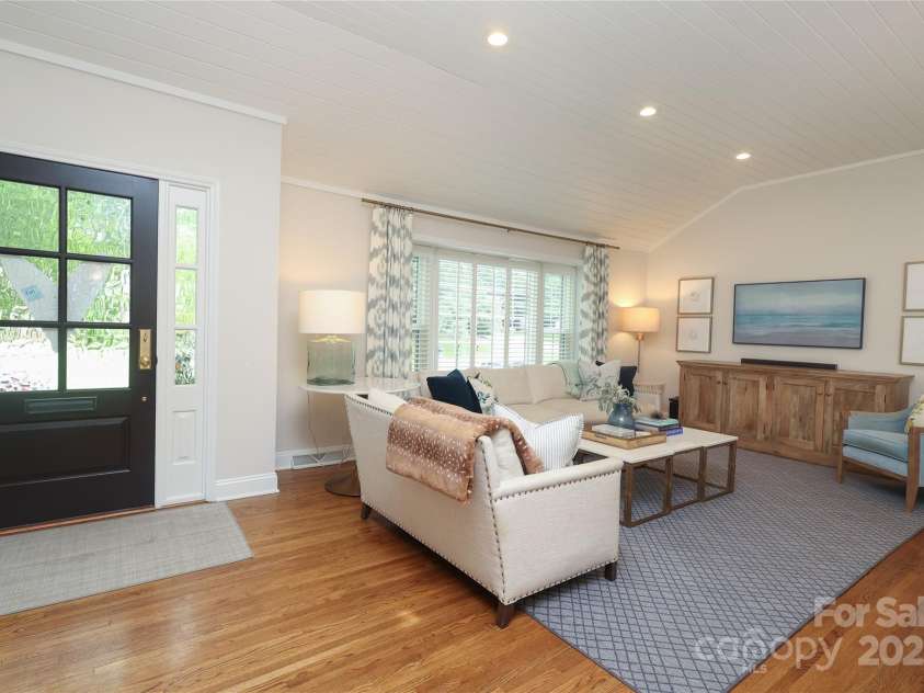 4126 Tyndale Avenue, Charlotte, NC 28210.  MLS# CAR4268563, YatesRealty ID 20792. Generous living space with great natural light