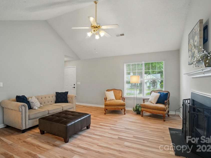 317 Cedarcroft Drive, Mooresville, NC 28115.  MLS# CAR4259649, YatesRealty ID 20793. 