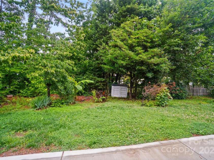 317 Cedarcroft Drive, Mooresville, NC 28115.  MLS# CAR4259649, YatesRealty ID 20793. 