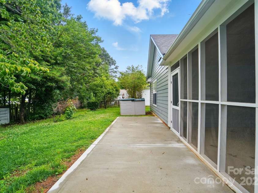 317 Cedarcroft Drive, Mooresville, NC 28115.  MLS# CAR4259649, YatesRealty ID 20793. 