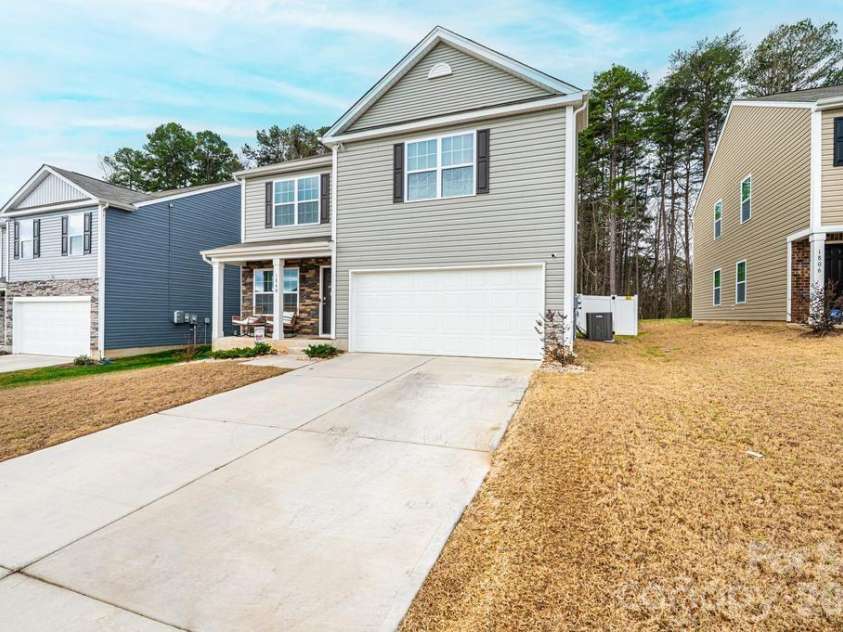1808 Bright Hope Lane, Dallas, NC 28034.  MLS# CAR4356770, YatesRealty ID 20794. 