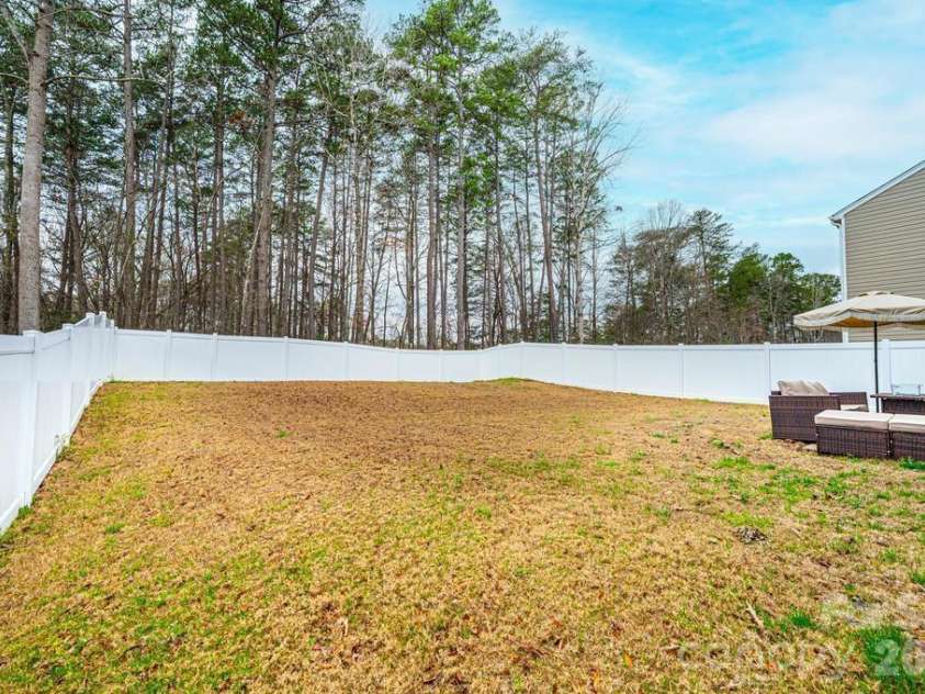 1808 Bright Hope Lane, Dallas, NC 28034.  MLS# CAR4356770, YatesRealty ID 20794. 