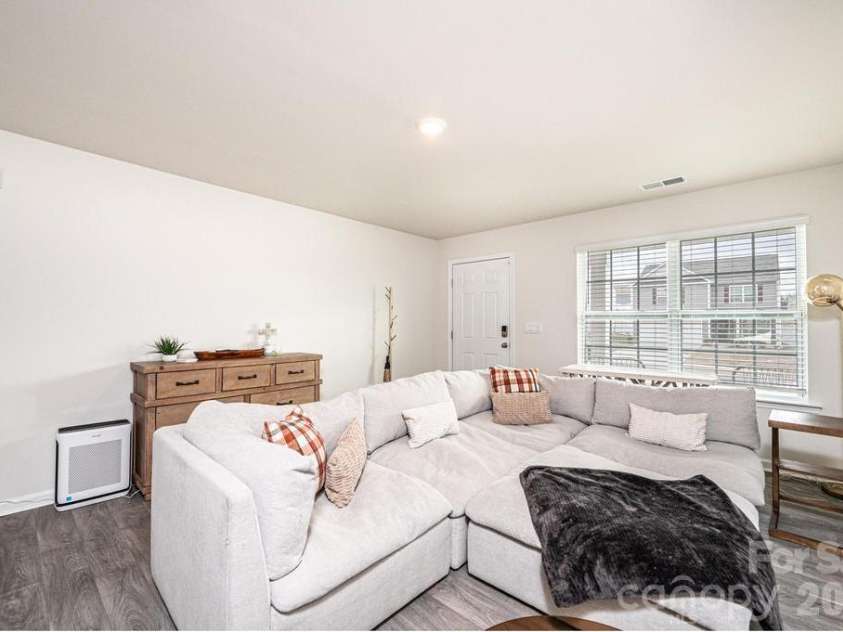 1808 Bright Hope Lane, Dallas, NC 28034.  MLS# CAR4356770, YatesRealty ID 20794. 