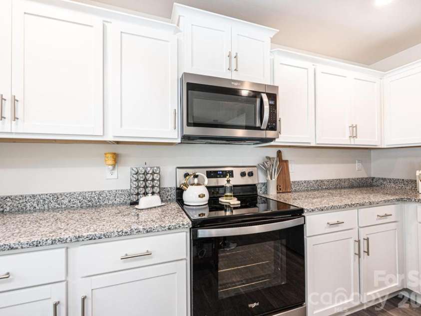 1808 Bright Hope Lane, Dallas, NC 28034.  MLS# CAR4356770, YatesRealty ID 20794. 