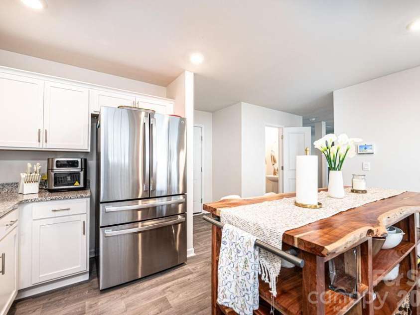 1808 Bright Hope Lane, Dallas, NC 28034.  MLS# CAR4356770, YatesRealty ID 20794. 