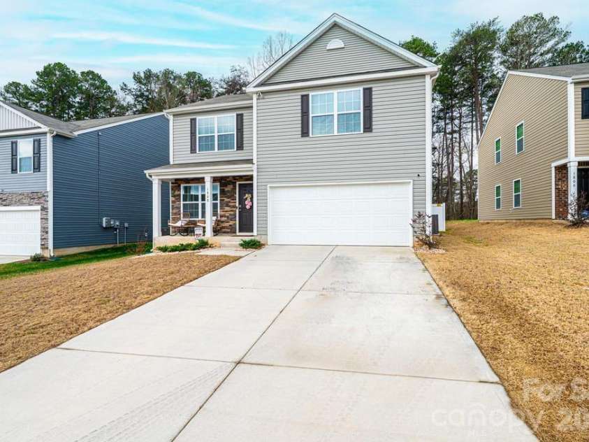 1808 Bright Hope Lane, Dallas, NC 28034.  MLS# CAR4356770, YatesRealty ID 20794. 