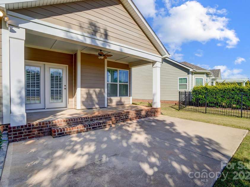 5021 Henshaw Road, Waxhaw, NC 28173.  MLS# CAR4192379, YatesRealty ID 20794. 