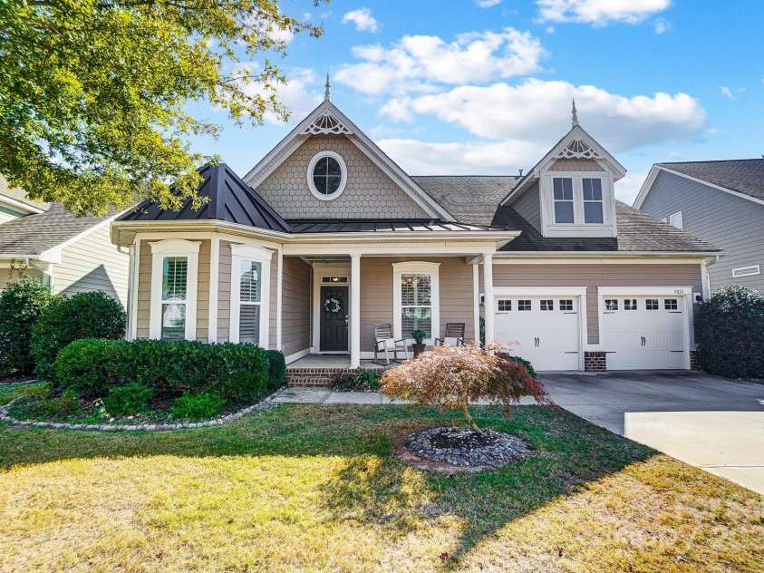 5021 Henshaw Road, Waxhaw, NC 28173.  MLS# CAR4192379, YatesRealty ID 20794. 