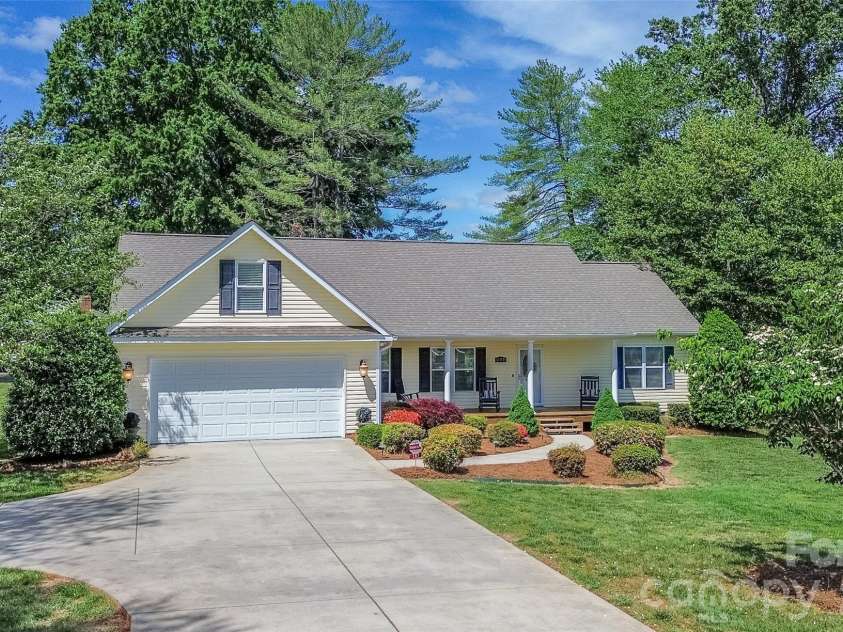 183 Devon Lane, Statesville, NC 28625.  MLS# CAR4377777, YatesRealty ID 20795. 