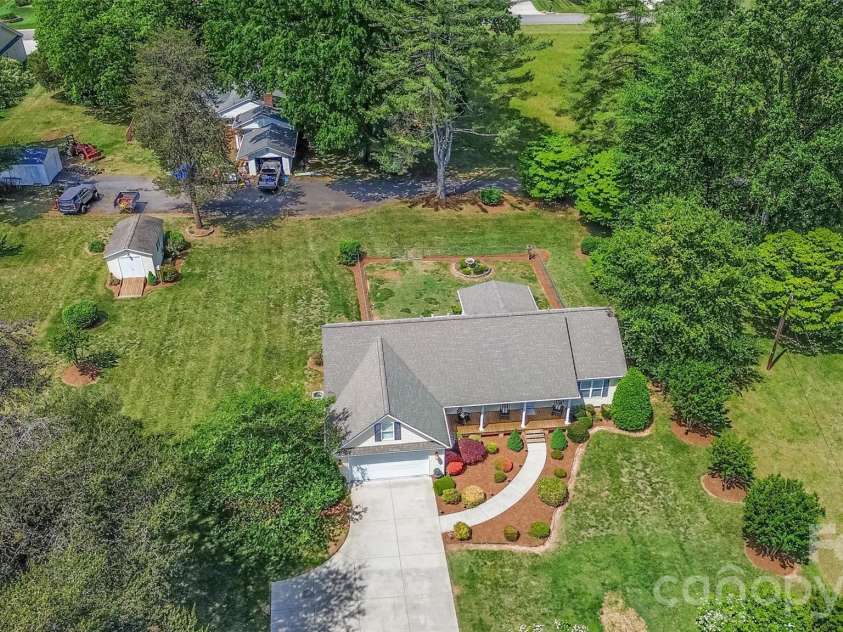183 Devon Lane, Statesville, NC 28625.  MLS# CAR4377777, YatesRealty ID 20795. 
