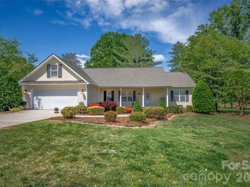 183 Devon Lane, Statesville, NC 28625.  MLS# CAR4377777, YatesRealty ID 20795. 