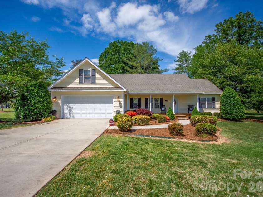 183 Devon Lane, Statesville, NC 28625.  MLS# CAR4377777, YatesRealty ID 20795. 