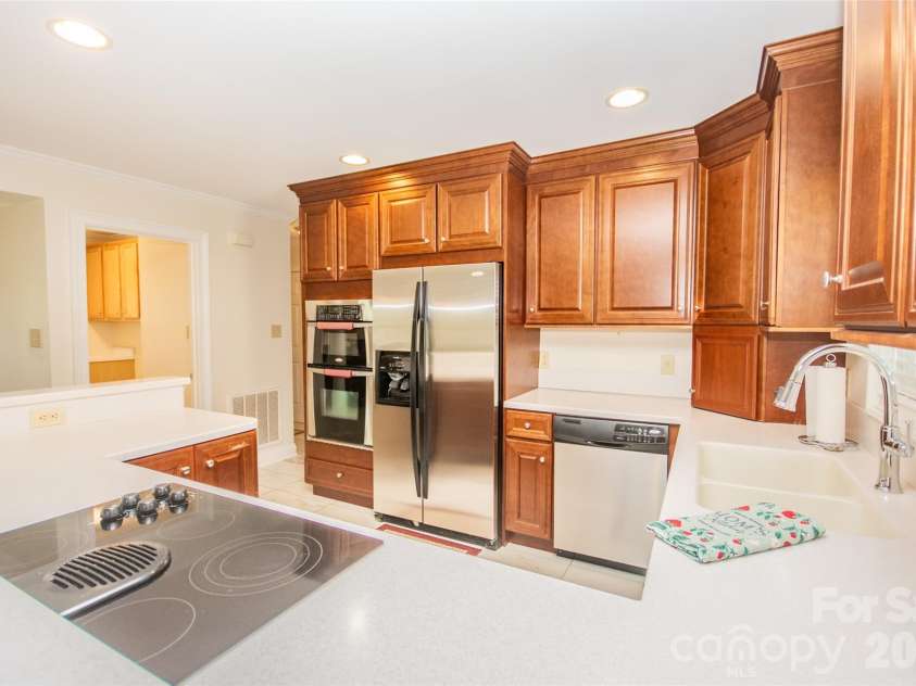 183 Devon Lane, Statesville, NC 28625.  MLS# CAR4377777, YatesRealty ID 20795. 