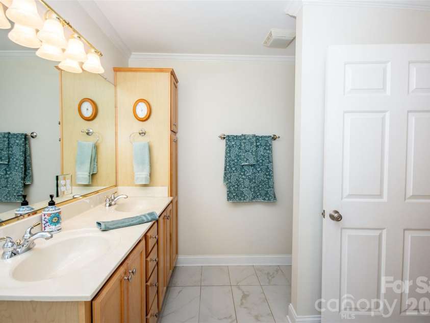 183 Devon Lane, Statesville, NC 28625.  MLS# CAR4377777, YatesRealty ID 20795. 