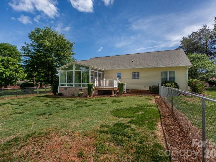 183 Devon Lane, Statesville, NC 28625.  MLS# CAR4377777, YatesRealty ID 20795. 