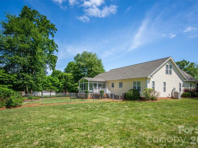 183 Devon Lane, Statesville, NC 28625.  MLS# CAR4377777, YatesRealty ID 20795. 
