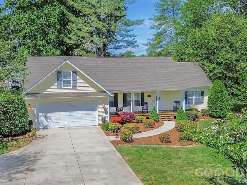 183 Devon Lane, Statesville, NC 28625.  MLS# CAR4377777, YatesRealty ID 20795. 