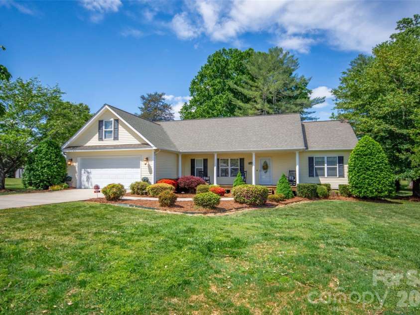 183 Devon Lane, Statesville, NC 28625.  MLS# CAR4377777, YatesRealty ID 20795. 