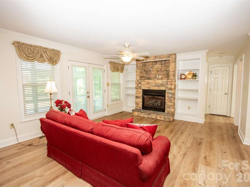 183 Devon Lane, Statesville, NC 28625.  MLS# CAR4377777, YatesRealty ID 20795. 